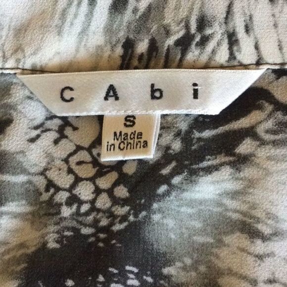 Cabi Semi Sheer Tunic Length‎ Snakeskin Print Blouse S - Picture 8 of 11